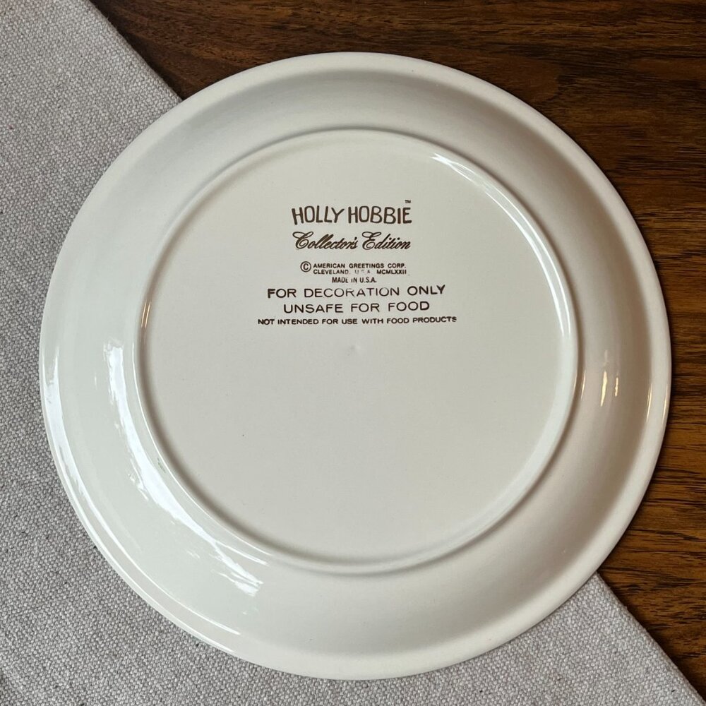 Holly Hobbie Collectible Plate Happy times are remembered 10" 1970s - Picture 10 of 12